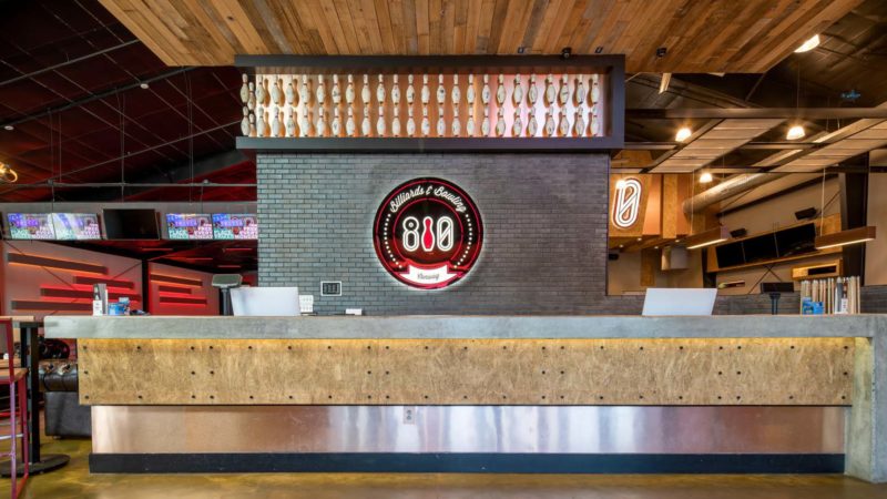 810 sign in and host desk