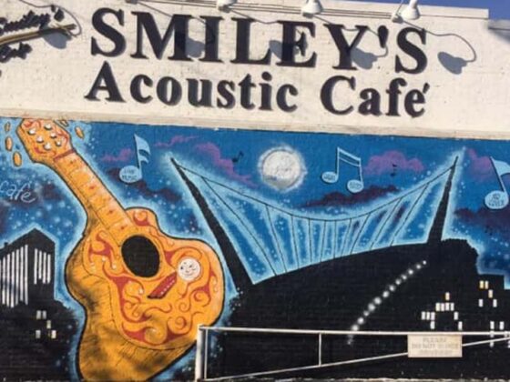 Smiley's exterior