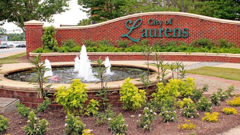 Laurens city sign